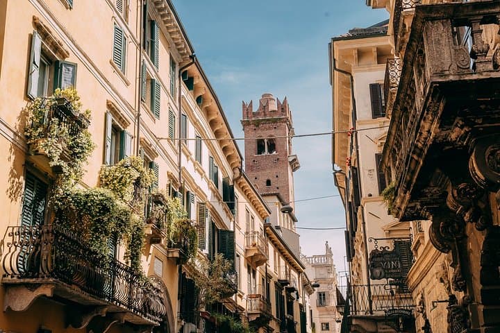 Tour a piedi dei punti salienti di Verona con visita all'Arena — foto 2