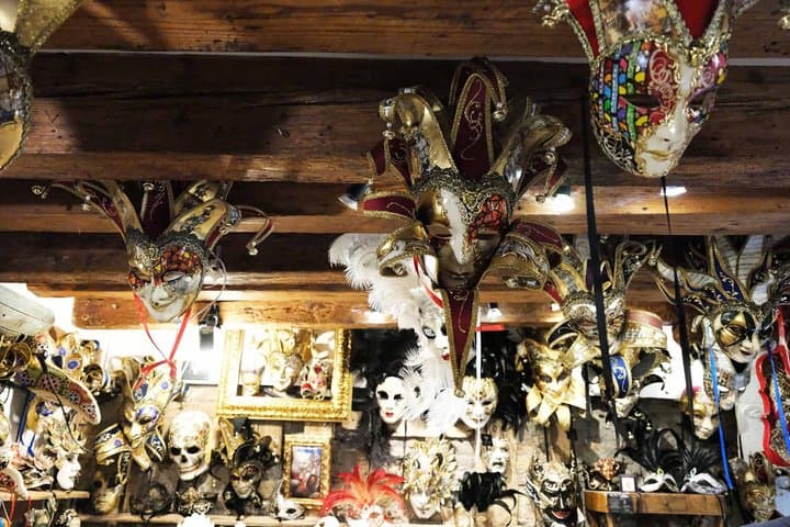Venetian Carnival Mask Making Class in Venice, Italy — photo 5