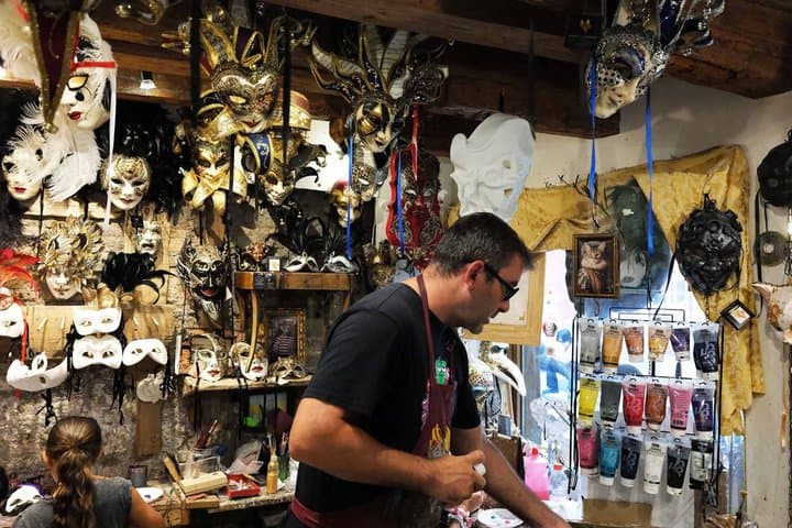 Venetian Carnival Mask Making Class in Venice, Italy — photo 4