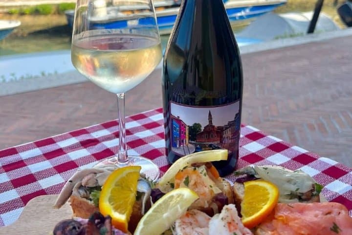 Croisière à Murano et Burano avec spécialités vénitiennes et vin — photo 4