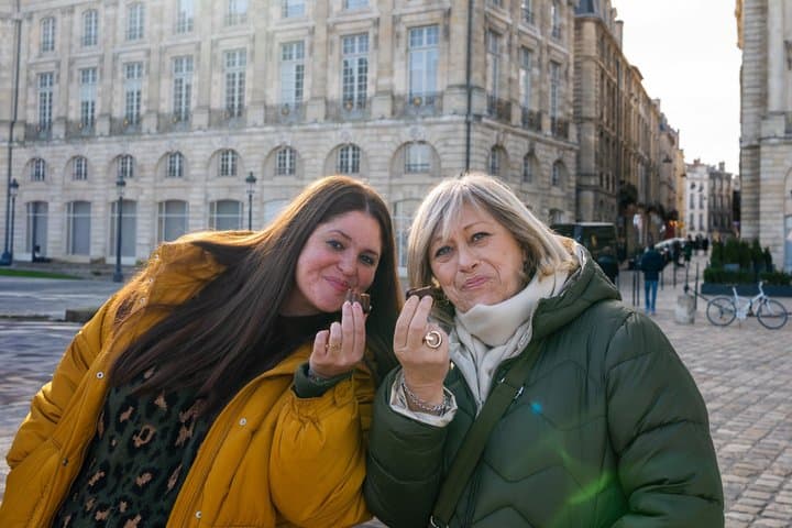 Tour del Cibo Pomeridiano a Bordeaux: Dolci, Vino e Formaggi