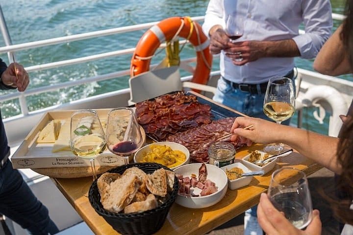 Private Bordeaux Food Tour: Besuch des Sonntagsmarktes & Gourmet-Kreuzfahrt — Foto 5