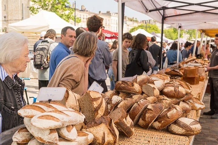 Private Bordeaux Food Tour: Besuch des Sonntagsmarktes & Gourmet-Kreuzfahrt — Foto 2