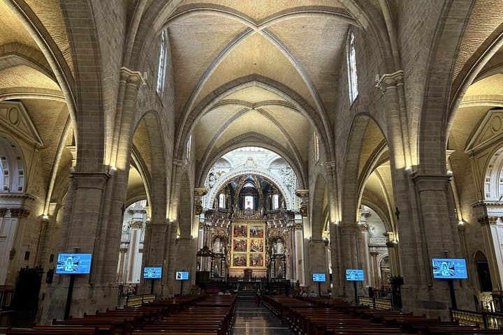 Tour de la Catedral de Valencia y el Santo Grial — foto 2
