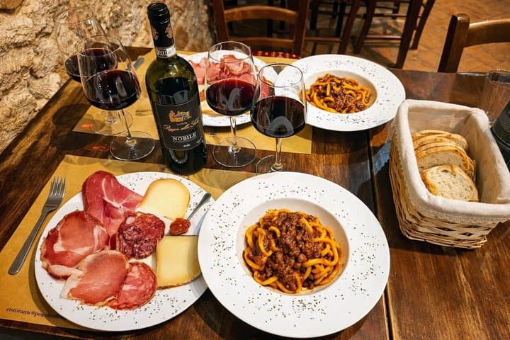 De Florence : Val d'Orcia, Montepulciano & Montalcino — photo 4