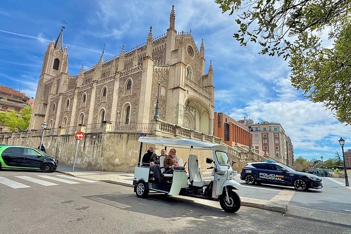 Tour in Tuk Tuk Elettrico di Madrid — foto 4