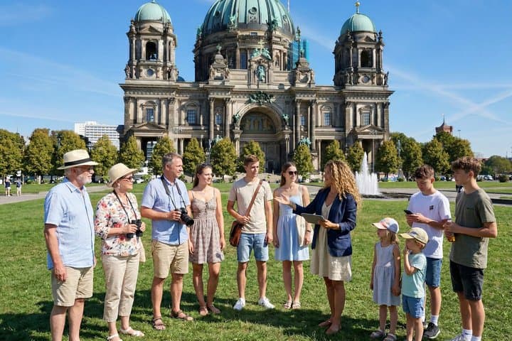Berlin Museumsinsel Tour: Höfe & Verborgene Geschichten — Foto 2
