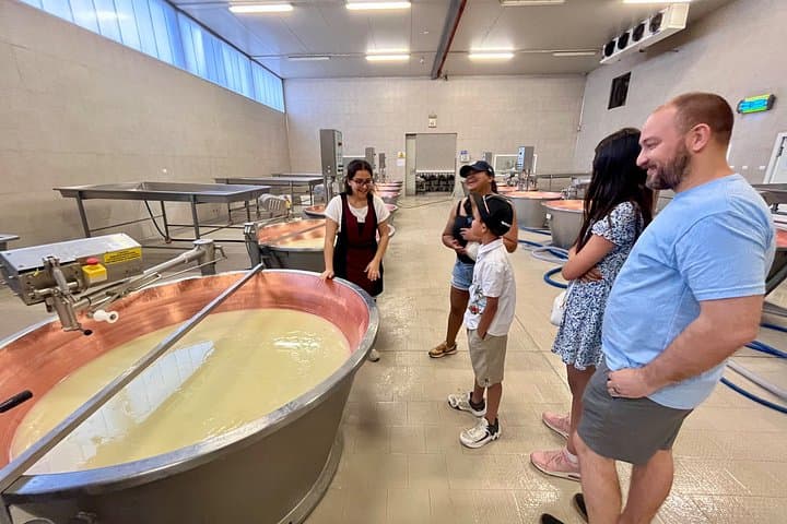 Visite Privée d'une Journée au Départ de Bologne : Balsamique, Parmigiano, Ferrari — photo 4