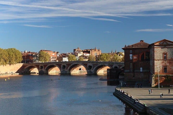 Tour Autoguiado de Ladrillos de Oro Malditos y Arcilla Rosa en Toulouse — foto 3