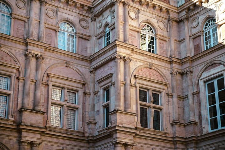 Tour Autoguiado de Ladrillos de Oro Malditos y Arcilla Rosa en Toulouse — foto 4