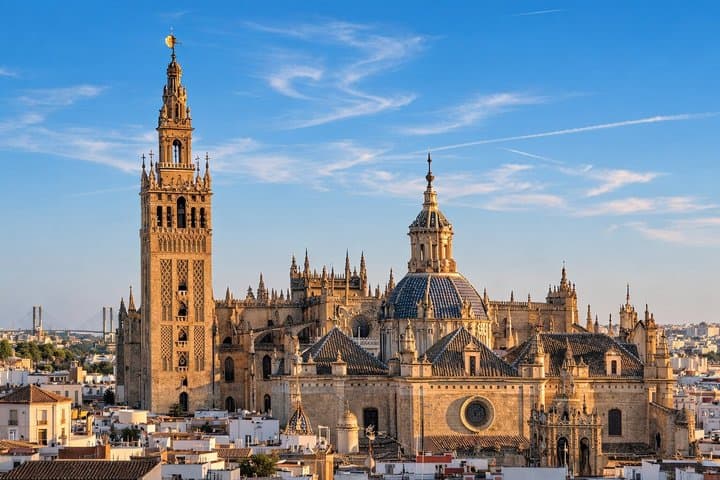 Visita Guiada a la Catedral de Sevilla y la Giralda con Entrada Reservada