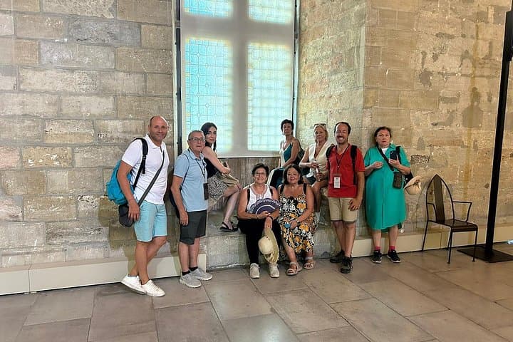 Tour Privado a Pie del Palacio de los Papas y el Puente de Avignon — foto 3