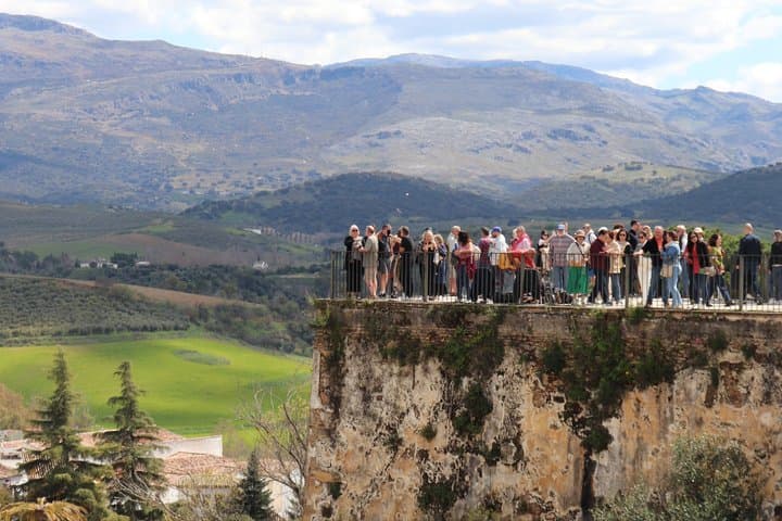 Découvrez Ronda et Setenil de las Bodegas en une journée depuis Málaga — photo 2