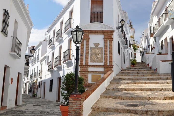 Tour de Nerja y Frigiliana desde Málaga