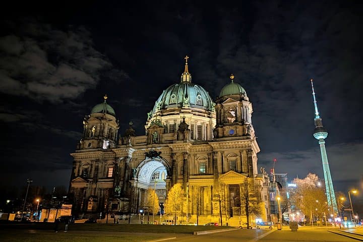 Tour a Piedi dei Monumenti Illuminati di Berlino — foto 4