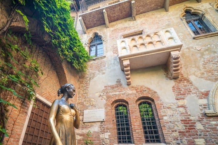 Verona: Tour mit Arena, Seilbahn und optionalen Tickets für Julia — Foto 4