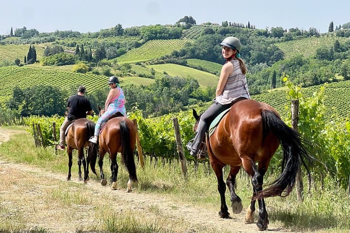 Balade à cheval et dégustation de vin en Chianti