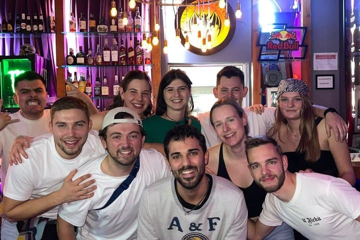 Pub Crawl Valencia: Bars, Free Shots & Club Entry — photo 2