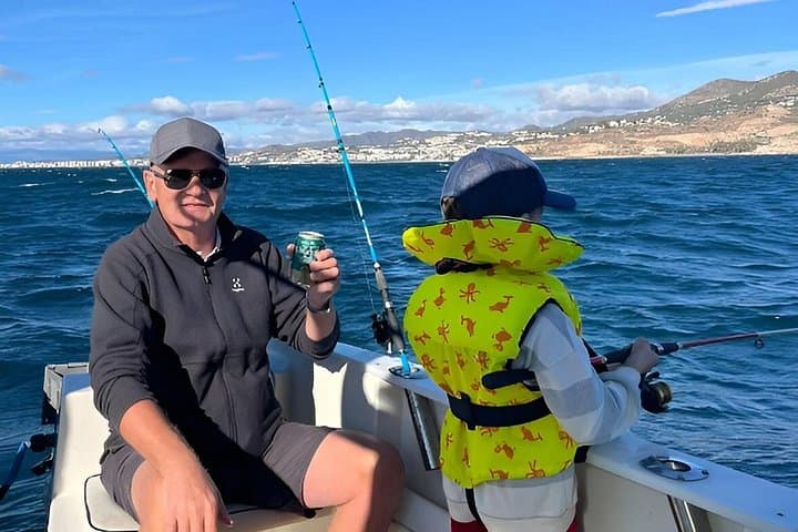 Expérience de pêche à Malaga avec équipement, nourriture et boissons inclus — photo 2
