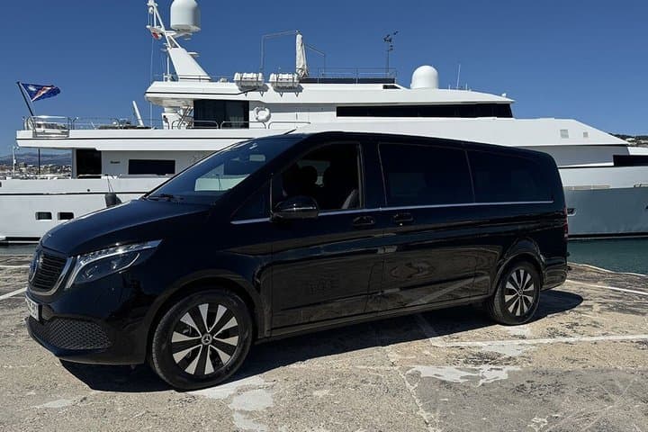 Trasferimento Aeroportuale: Ibiza Centro all'Aeroporto IBZ con Van di Lusso