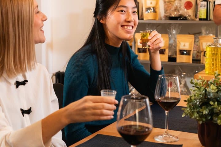 Paella-Kurs mit unbegrenztem Wein in Madrid — Foto 3