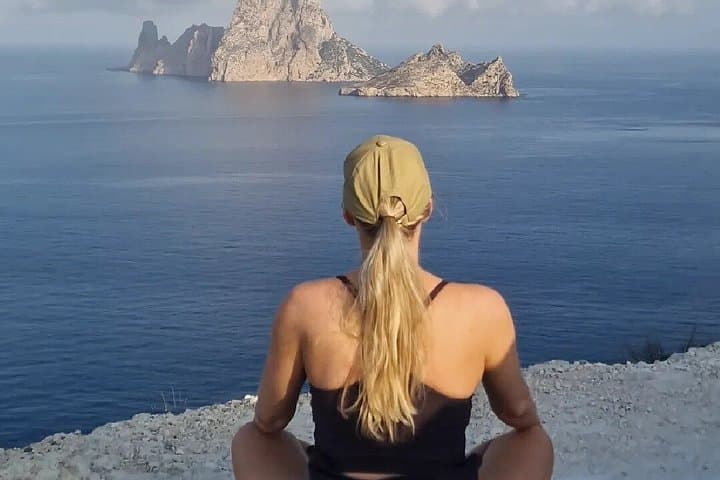 Escursione Selvaggia a Ibiza tra Calette Nascoste e Scogliere