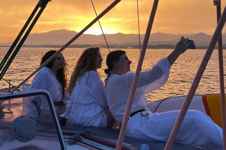 Croisière au coucher de soleil le long de la côte de Marbella depuis Puerto Banus