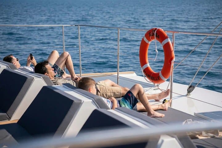 Relax nel pomeriggio in catamarano nell'arcipelago di Friuli, Marsiglia — foto 4
