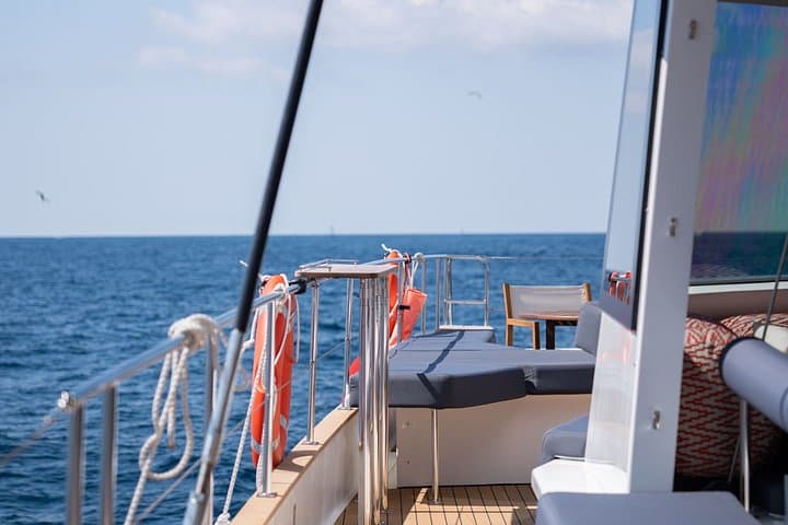 Relax nel pomeriggio in catamarano nell'arcipelago di Friuli, Marsiglia — foto 2