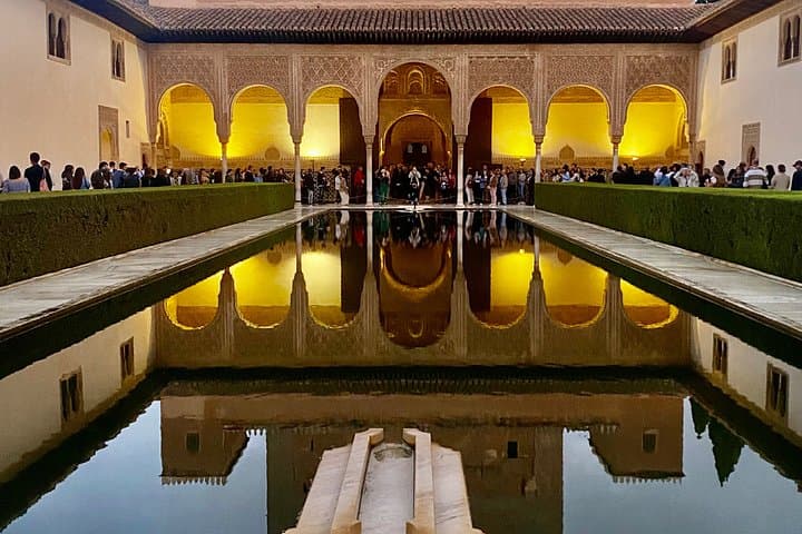 Visite Guidée Nocturne Privée de l'Alhambra