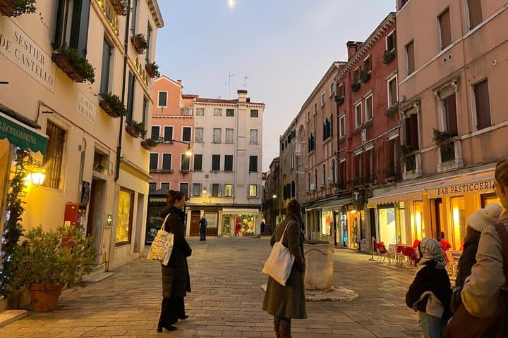 Venedig: Verbrechen, Legenden & Geheimnisse Tour bei Sonnenuntergang — Foto 2