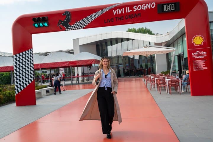 Da Bologna in treno ai Musei Ferrari di Modena e Maranello — foto 5