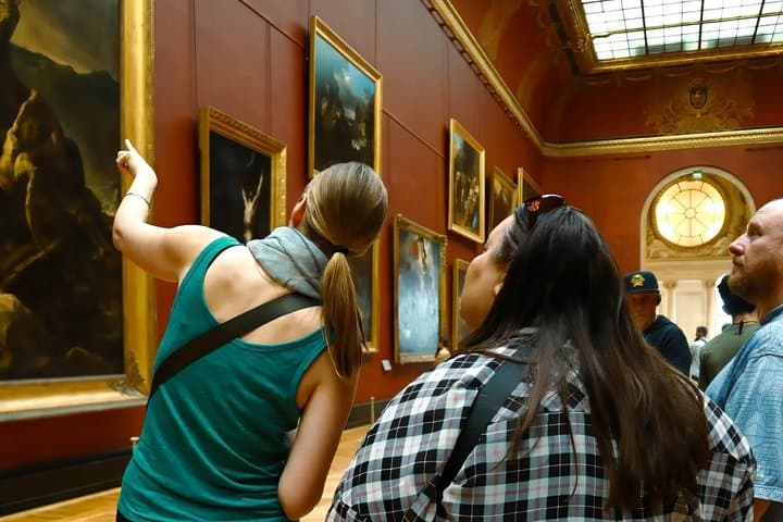 Privater Frühmorgens Rundgang im Louvre in Paris — Foto 1