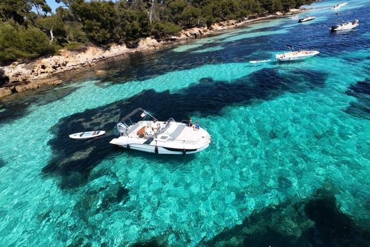 Tour Privato in Barca alle Isole di Lérins e alla Baia di Cannes — foto 1