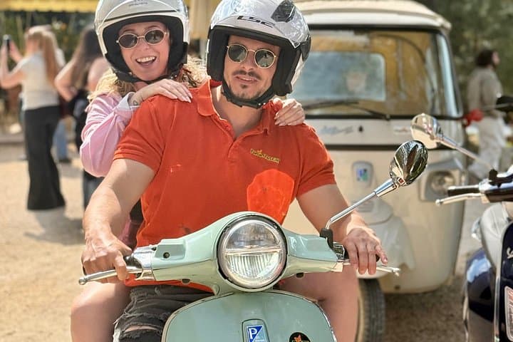 Toskana Vespa & Wein Tour, Mittagessen, mittelalterliche Dörfer, Weinverkostung — Foto 4