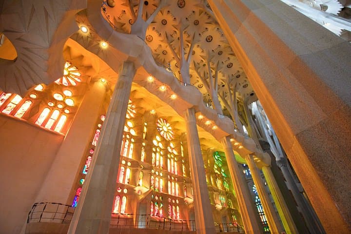 Sagrada Familia Skip-the-Line Kleingruppenführung — Foto 5