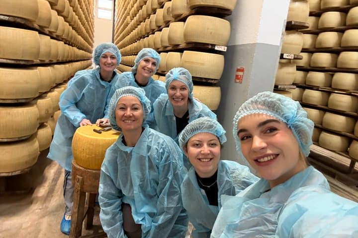 Private Tour Parmigiano, Prosciutto, Balsamico with driver-Bologna — photo 2