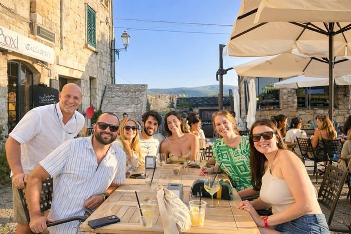 Chianti-Weintour mit Verkostungen & San Gimignano von Florenz