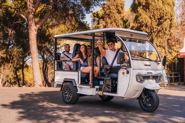 Malaga Essentielle PRIVATE TOUR im Elektrischen Tuktuk 2h — Foto 2