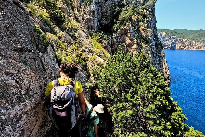 Excursion côtière à la Grotte de la Lumière avec baignade à Ibiza — photo 2