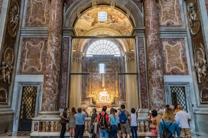Salta la Coda: Tour Guidato della Basilica di San Pietro, Tombe Papali e Cupola — foto 3