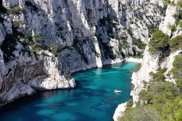 Bootstour in den Calanques mit Schwimmen — Foto 3