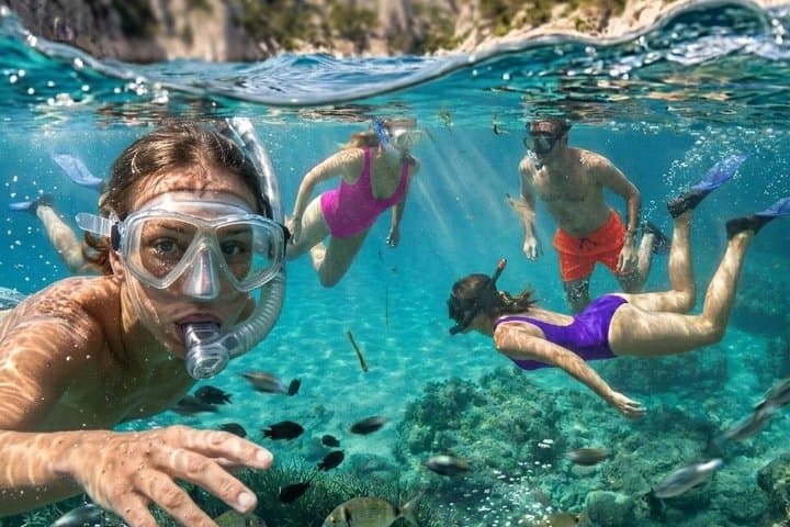 Bootstour in den Calanques mit Schwimmen — Foto 4