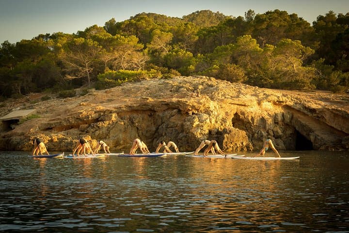 Yoga au lever du soleil, brunch sain et paddle en Ibiza — photo 2