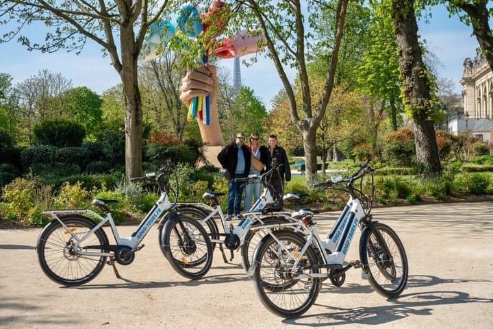 Privater 2,5-stündiger E-Bike-Highlights-Tour durch Paris — Foto 2