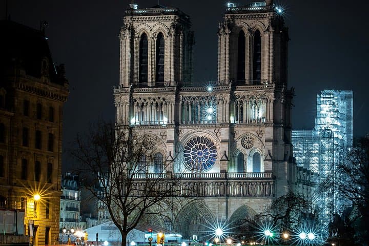 Geführte Tour durch die Kathedrale Notre-Dame - Paris — Foto 2