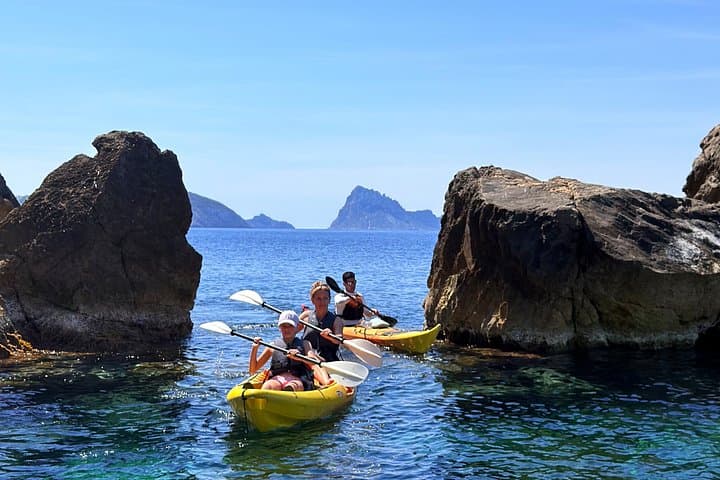 Tour Guidato delle Grotte Marine con Kayak e Snorkeling a Ibiza — foto 5