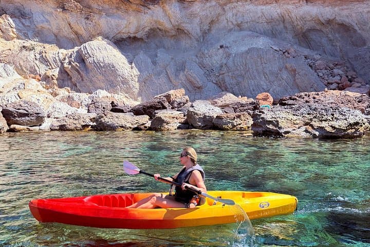 Tour Guidato delle Grotte Marine con Kayak e Snorkeling a Ibiza — foto 3