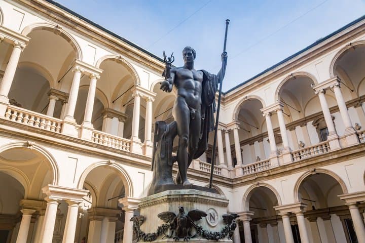 Tour a piedi nel quartiere Brera e Pinacoteca di Brera