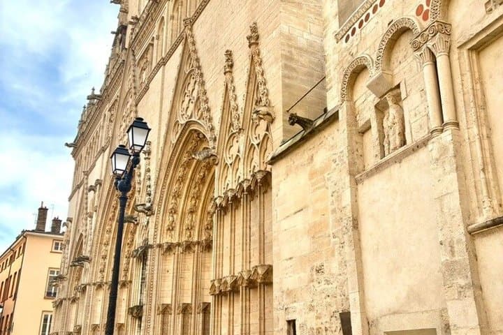 Lione: Tour a Piedi tra Traboules Nascoste e il Centro Storico